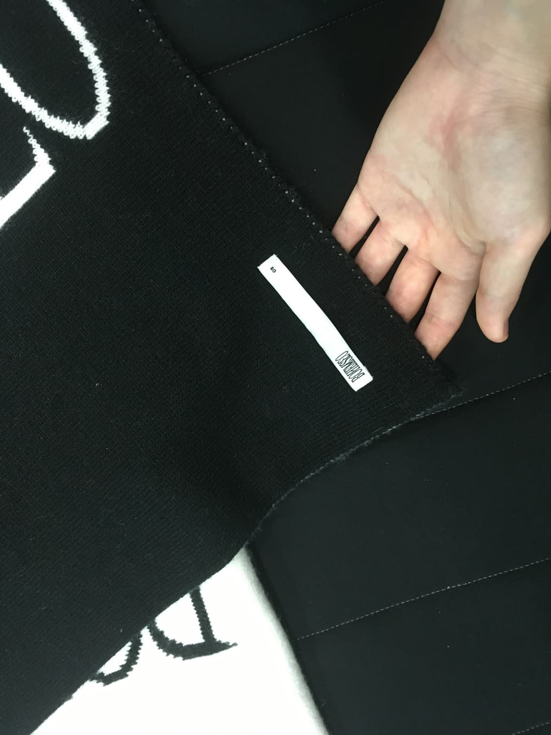 보헤미안 서울 JACQUARD KINT MUFFLER BLACK&IVOR 상품이미지5