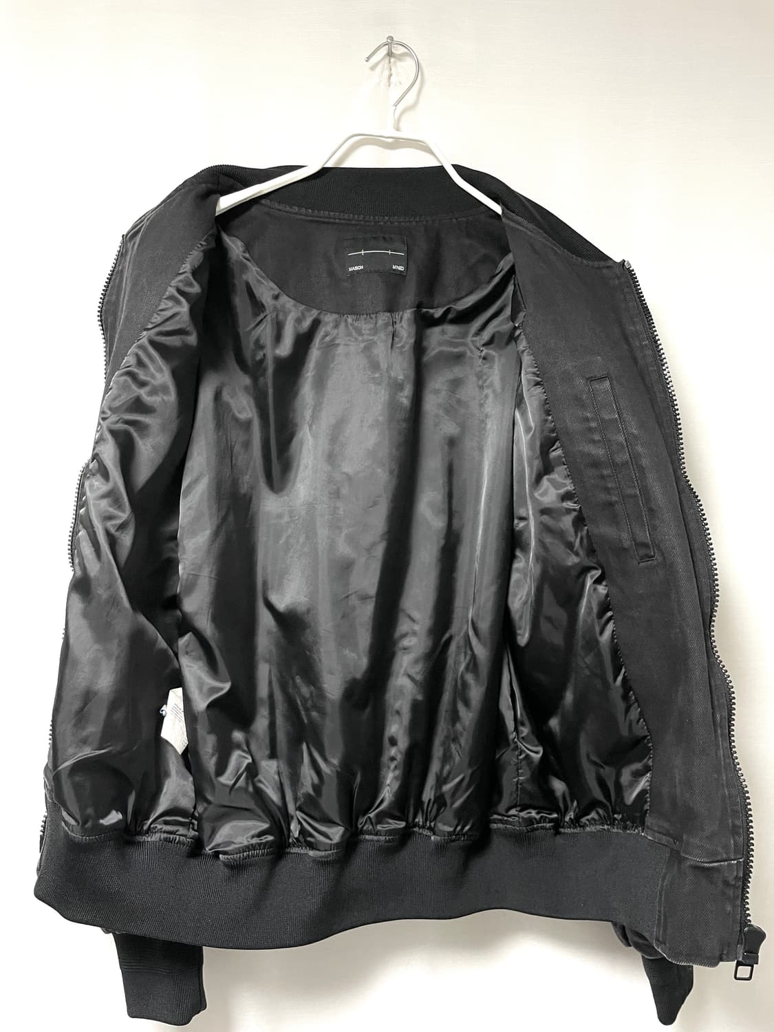 메종미네드 남성 크롭 오버핏 코팅 데님 ma-1 봄버 자켓 _ 워싱블랙 상품이미지9