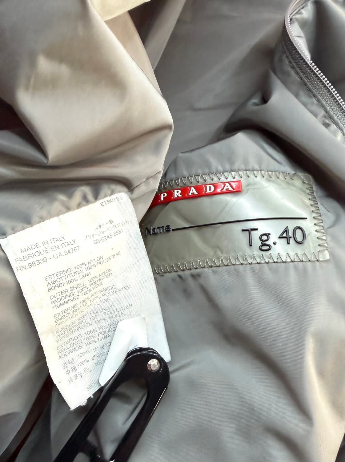 40/ 프라다 스포츠 레드탭 나일론 패딩점퍼 상품이미지9
