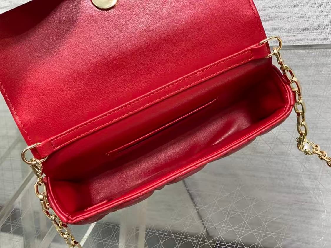 디올 크로스 백시그니처 넝쿨 체크로 클래식한 레터링 참장식
 상품이미지5