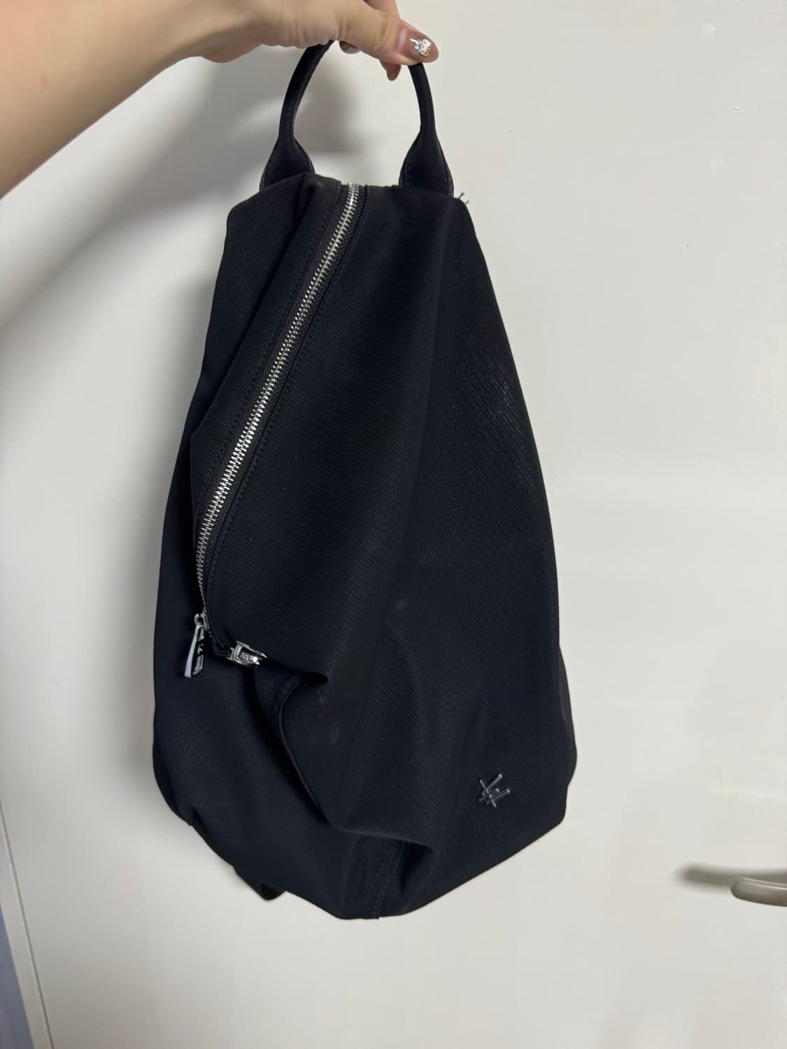 백팩 블랙 판매합니다! 상품이미지1