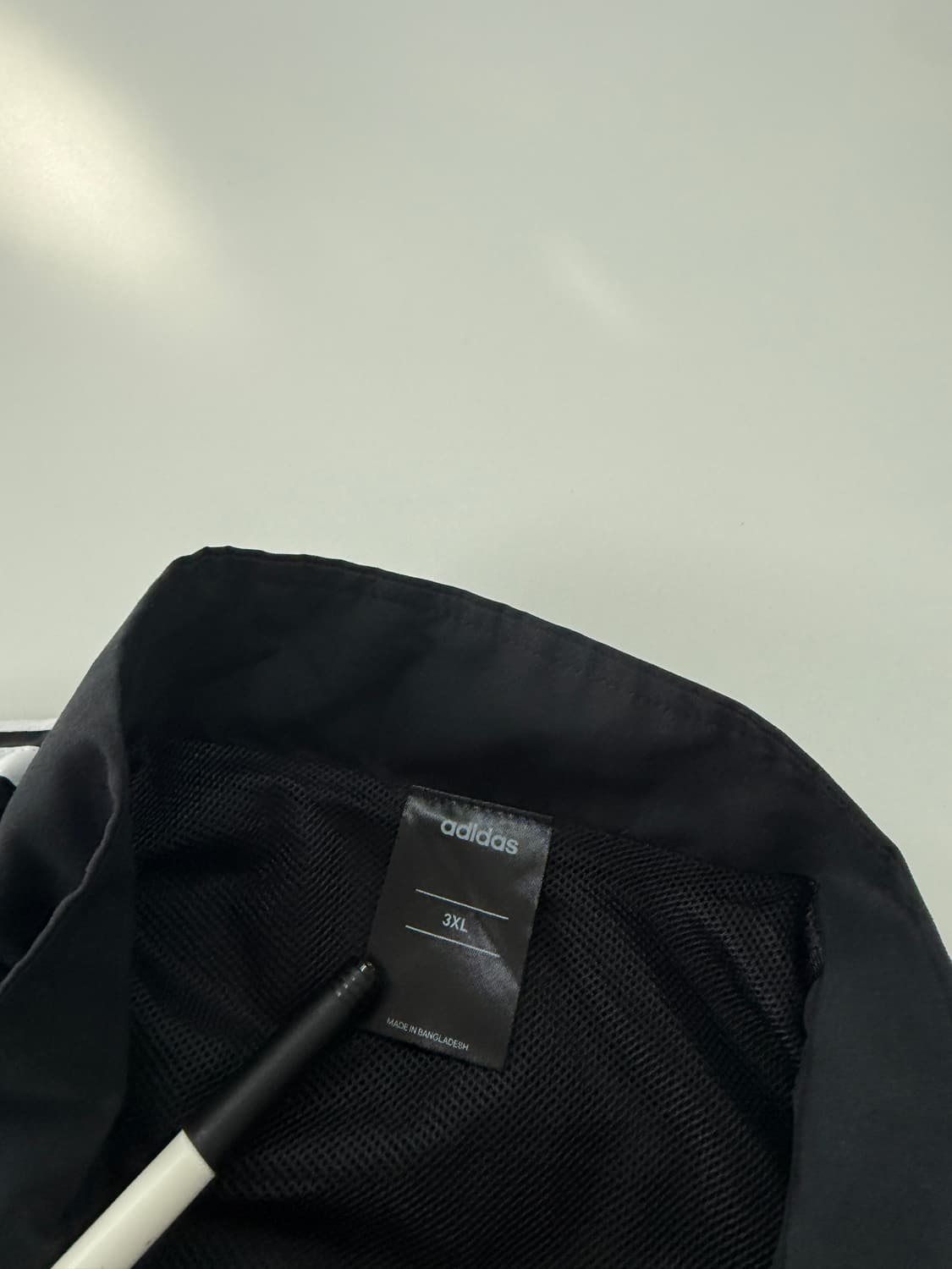 아디다스 오버사이즈 미니멀 블랙 나일론 바람막이 자켓 상품이미지3