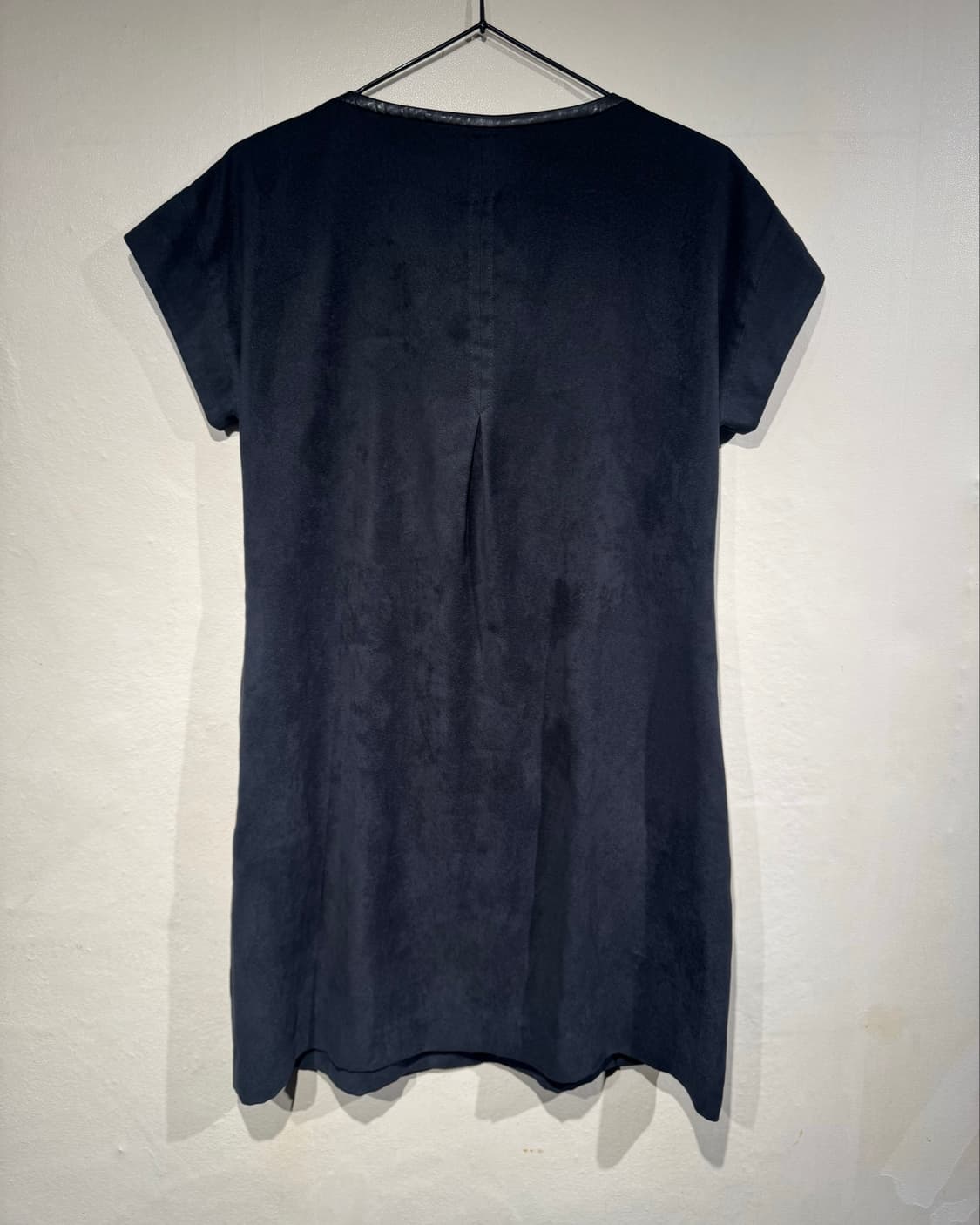 Leather V-neck black one pice   상품이미지2