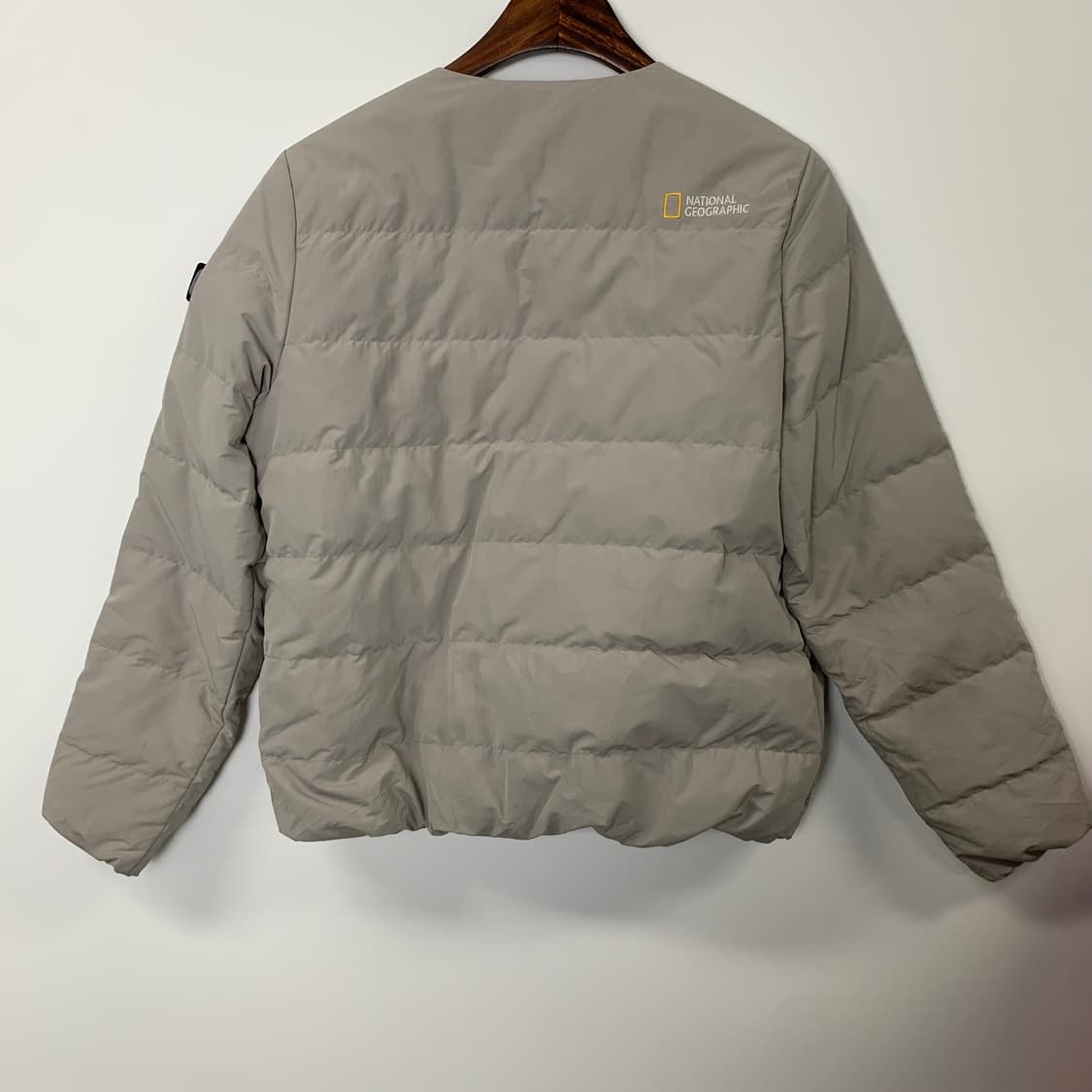내셔널지오그래픽 와펜 베이지 경량 패딩 상품이미지3