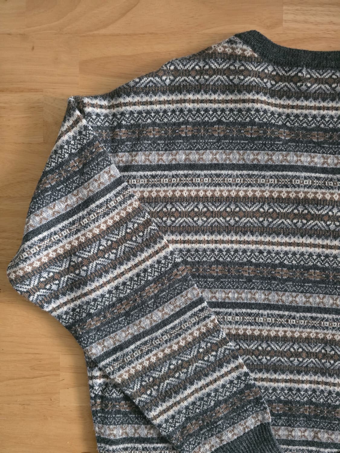 울블렌드 페어아일 V넥 니트 상품이미지5