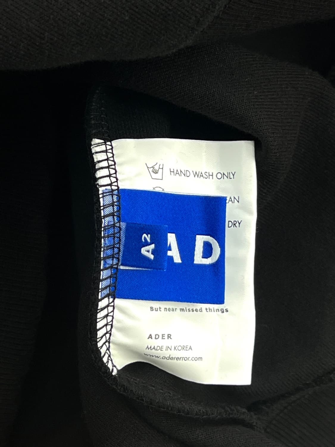 아더에러 블랙 오버핏 빅로고 맨투맨 상품이미지8