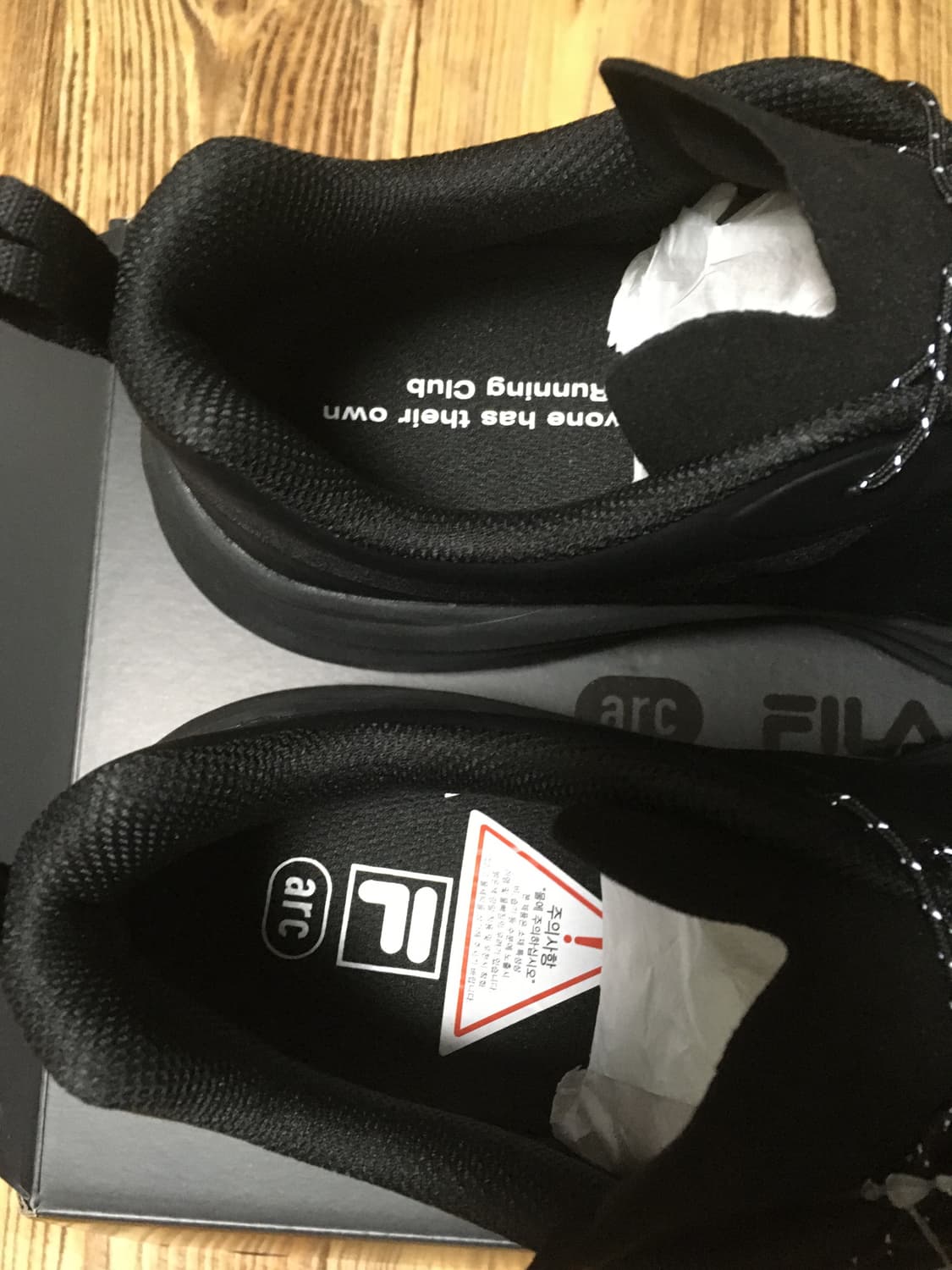 FILA x ARC FLOAT TR9 2.0 블랙 판매합니다 상품이미지3