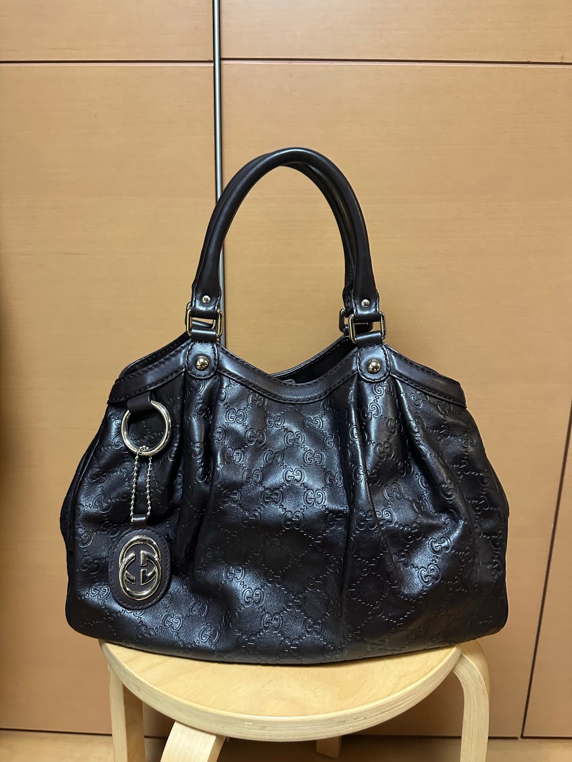 구찌 시마 수키 레더 숄더백 브라운 상품이미지1