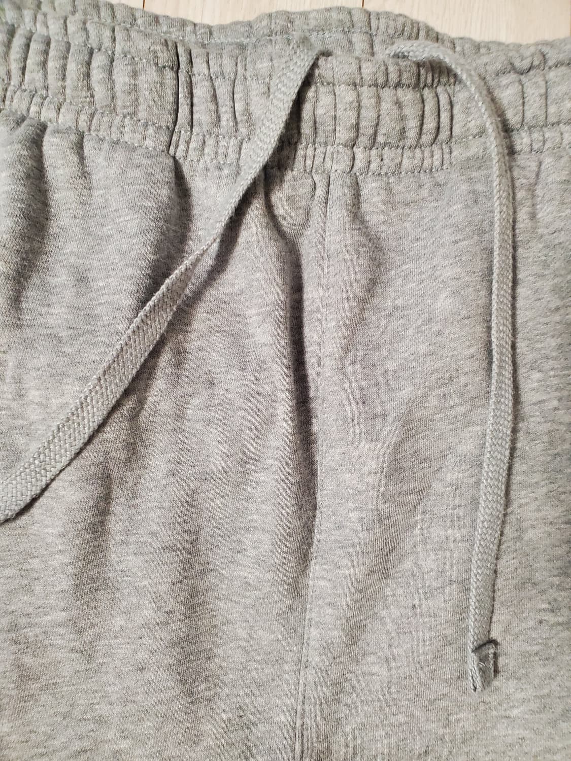 나이키 그레이 카고 조거 기모 팬츠 사이즈M

오염 하자 없이 깨끗해요^ 상품이미지3