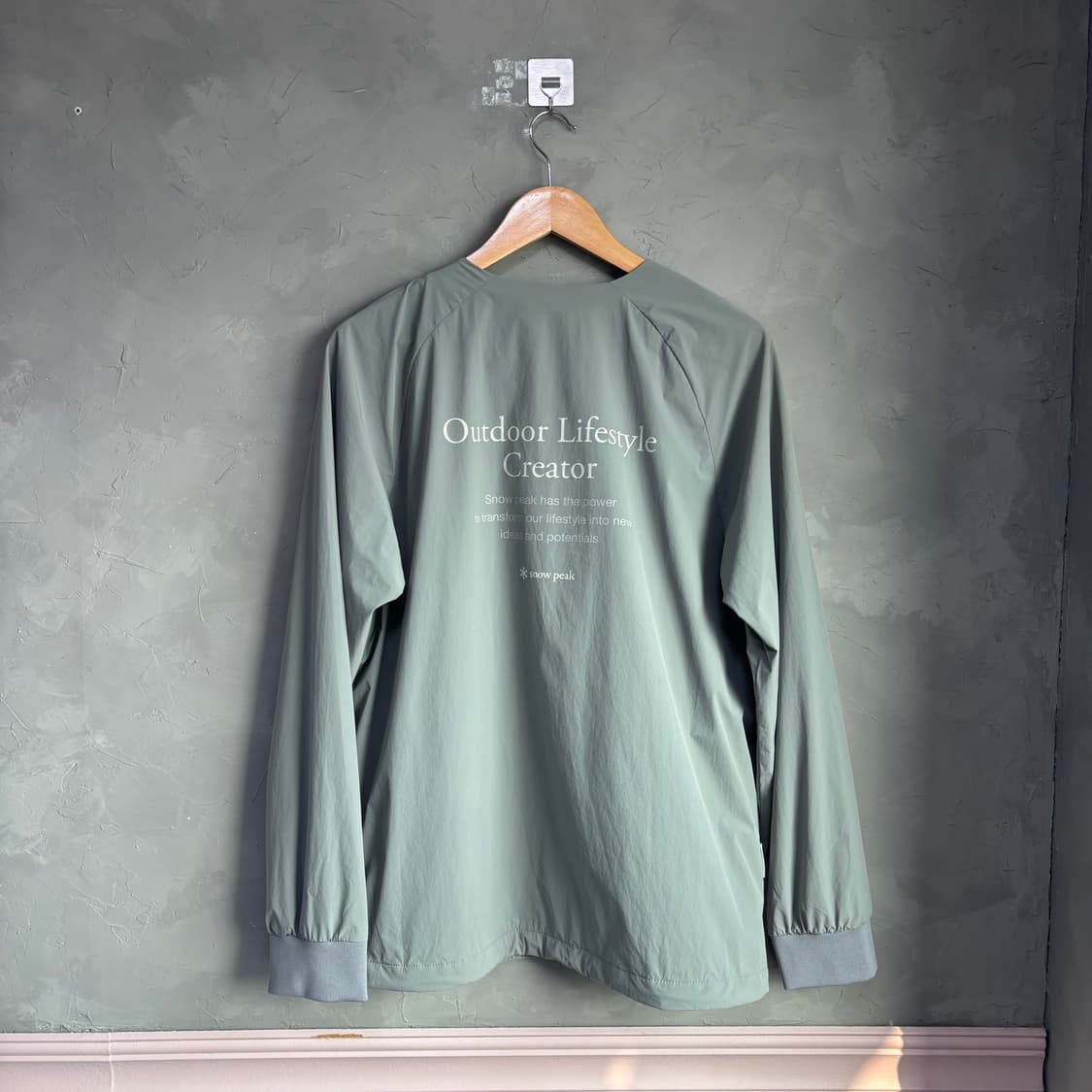 스노우피크 어페럴 나일론 바람막이 웜업 카키 상품이미지4