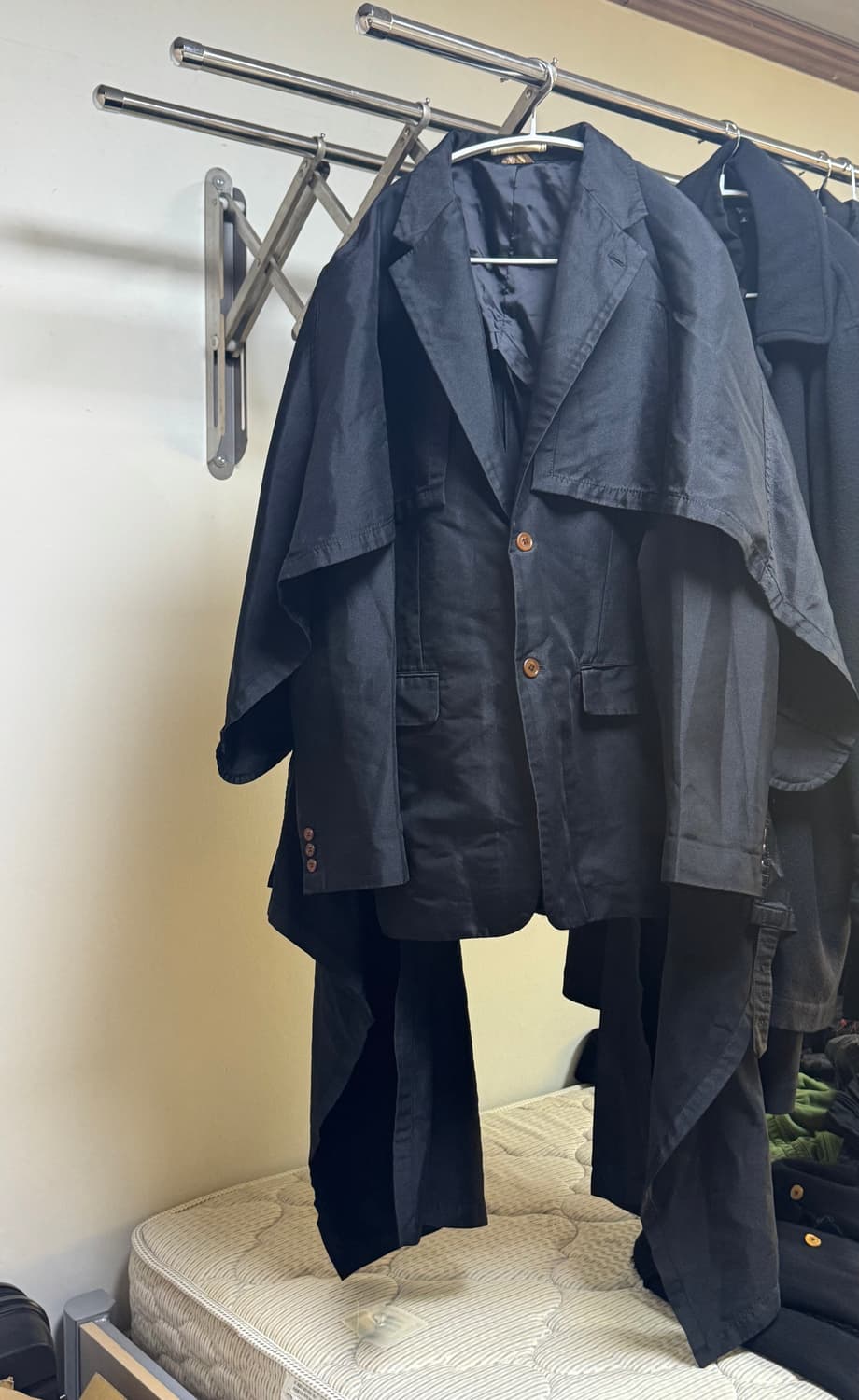 [M] 20aw 꼼데가르송 옴므플러스 케이프 코트 상품이미지4