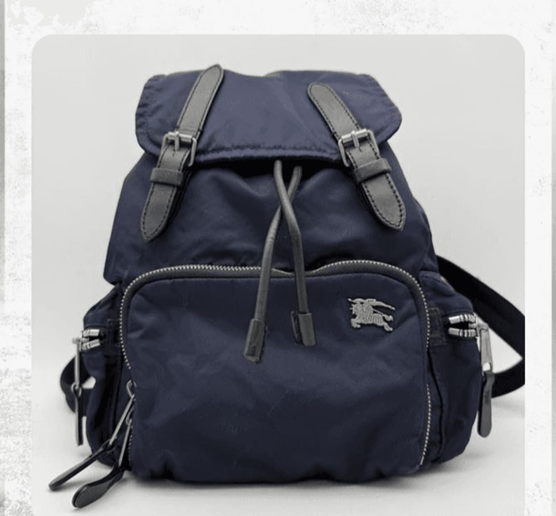 버버리 네이비 나일론 럭색 백팩 상품이미지1