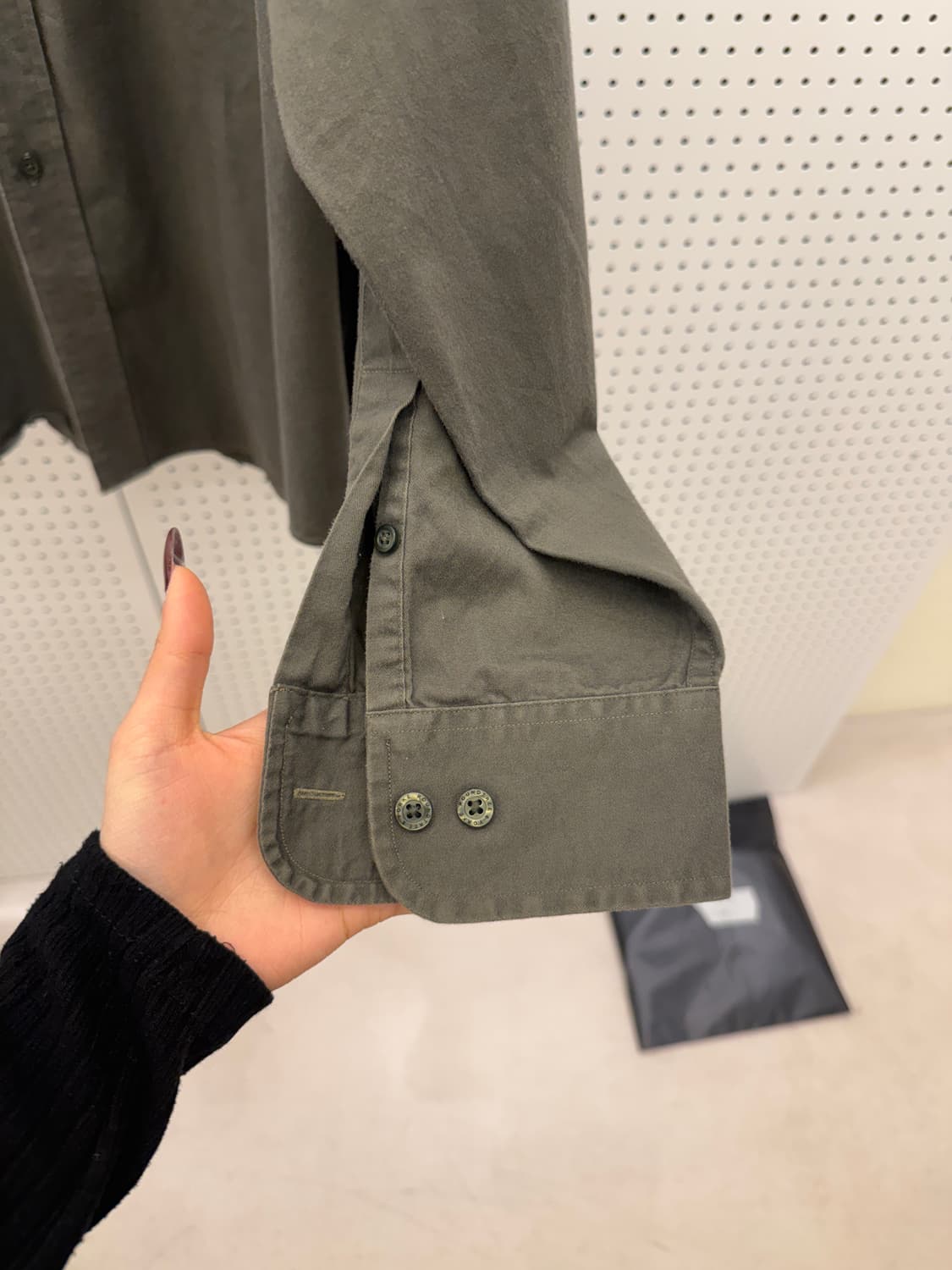 칼하트 빈티지 버튼다운 워크셔츠 카키 U1623 상품이미지4