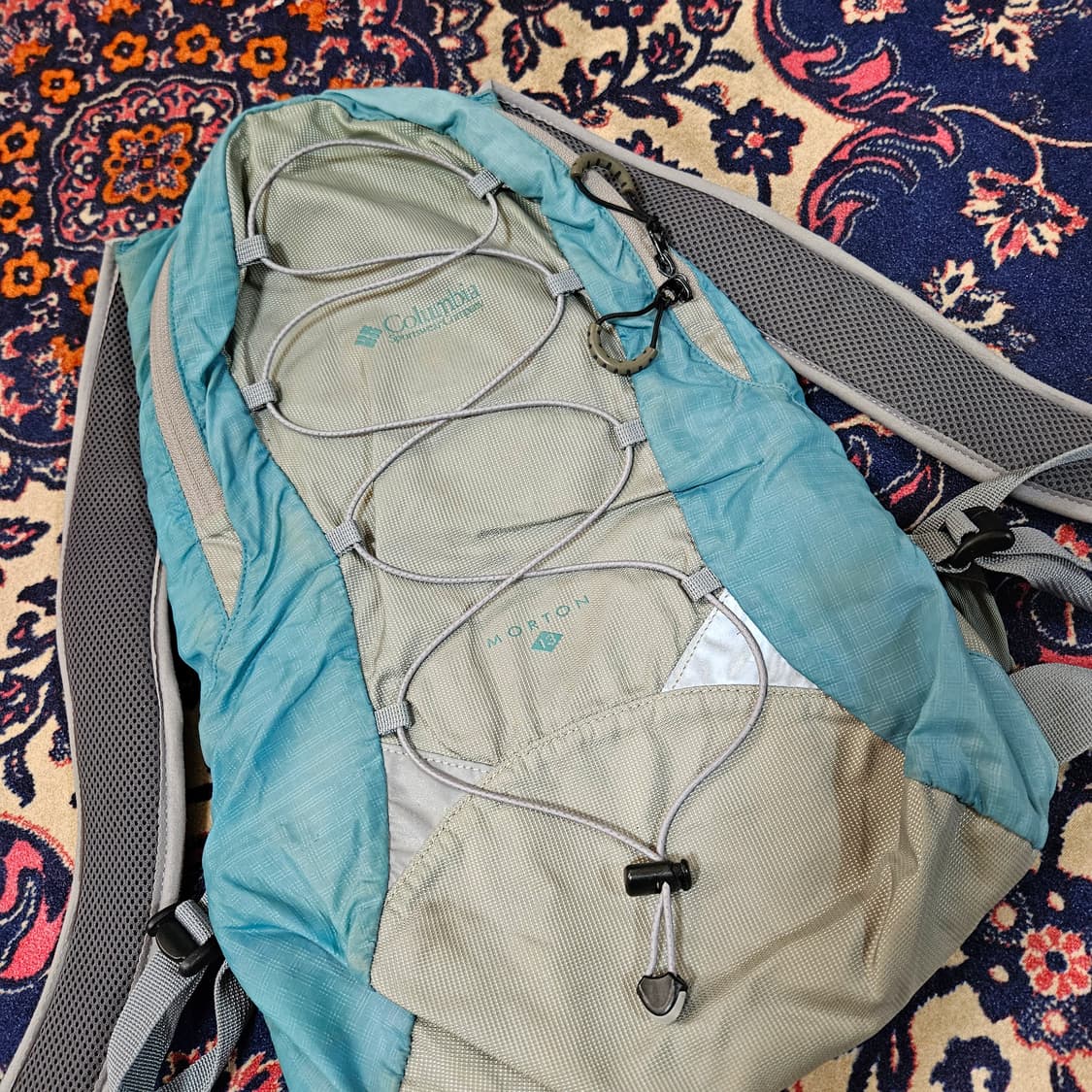 컬럼비아 MORTON 13리터 에메랄드 실버 경량 백팩  상품이미지3