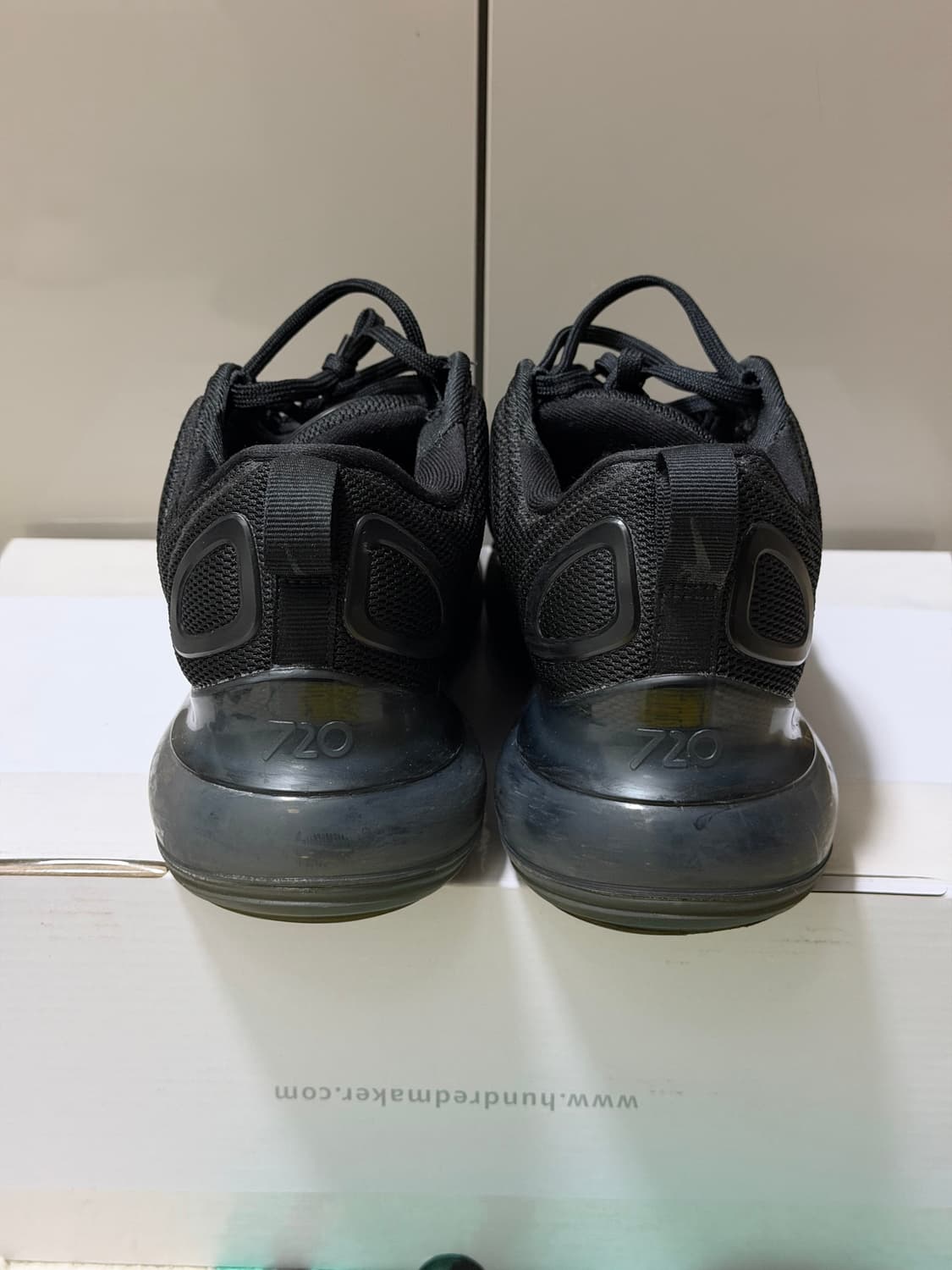 나이키 720 트리플블랙 230mm 상품이미지3