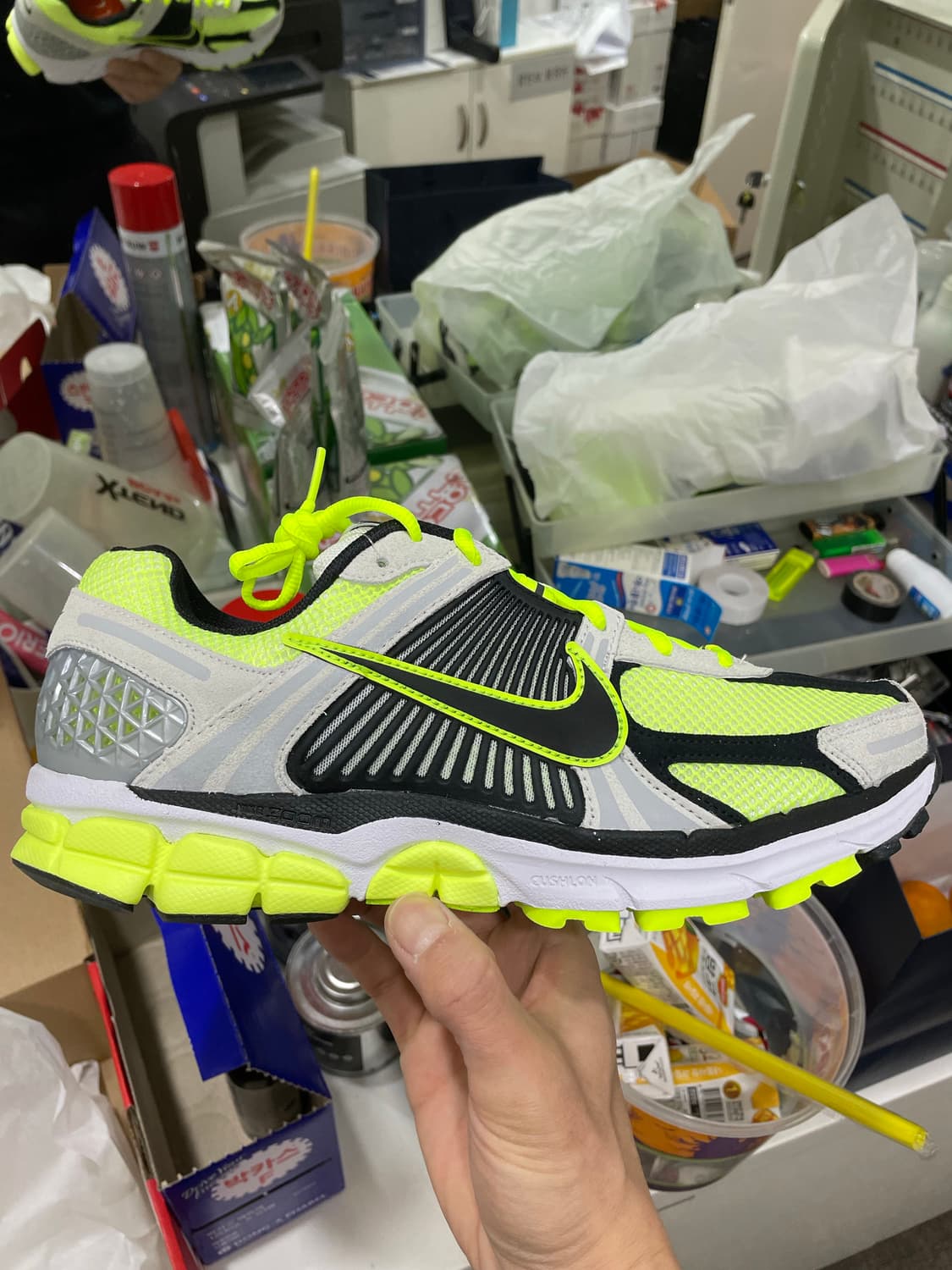 나이키 줌 보메로  5 Volt Metallic 290 상품이미지7