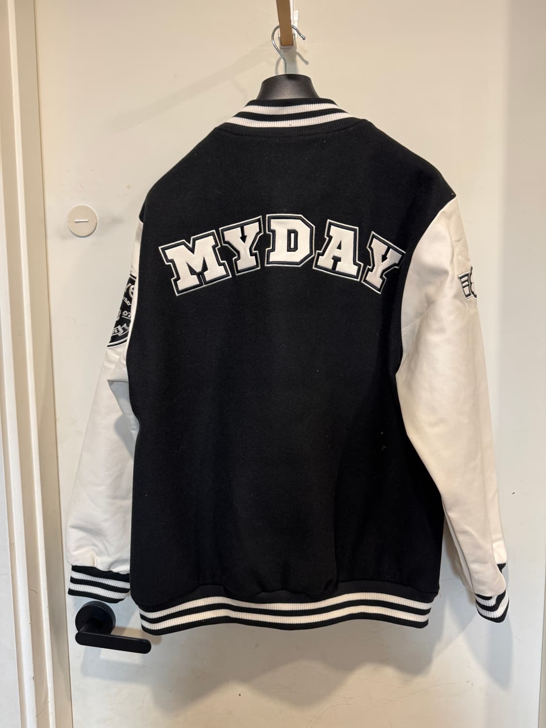 데이식스 DAY6 바시티 자켓 상품이미지2