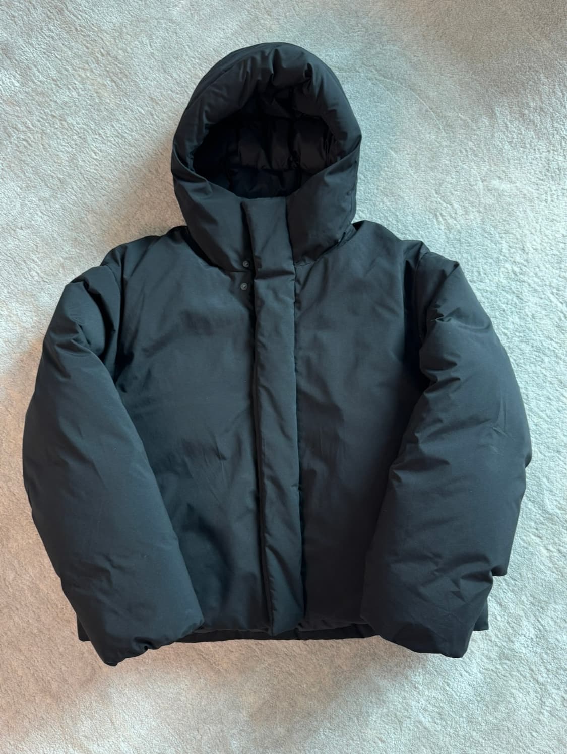 [무신사스탠다드] 미니멀 후디드 다운 숏 패딩 재킷 블랙 M 상품이미지2