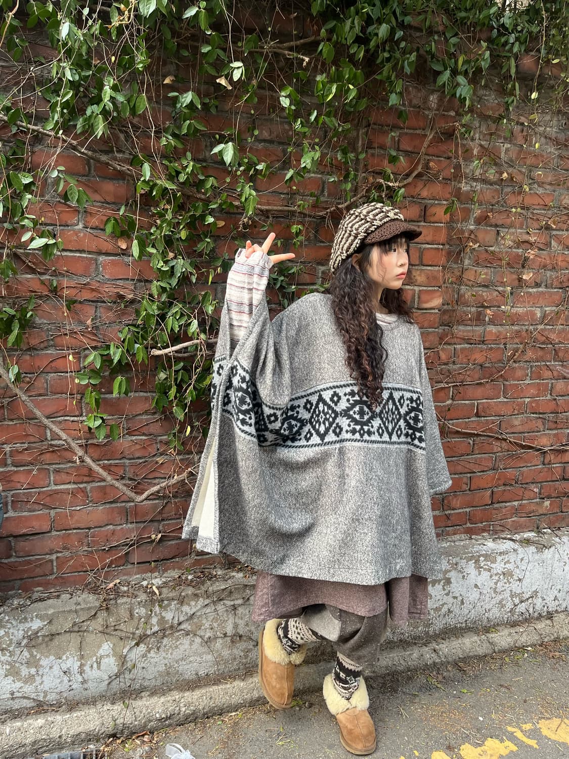 히피 패턴 포인트 니트 케이프 상품이미지3