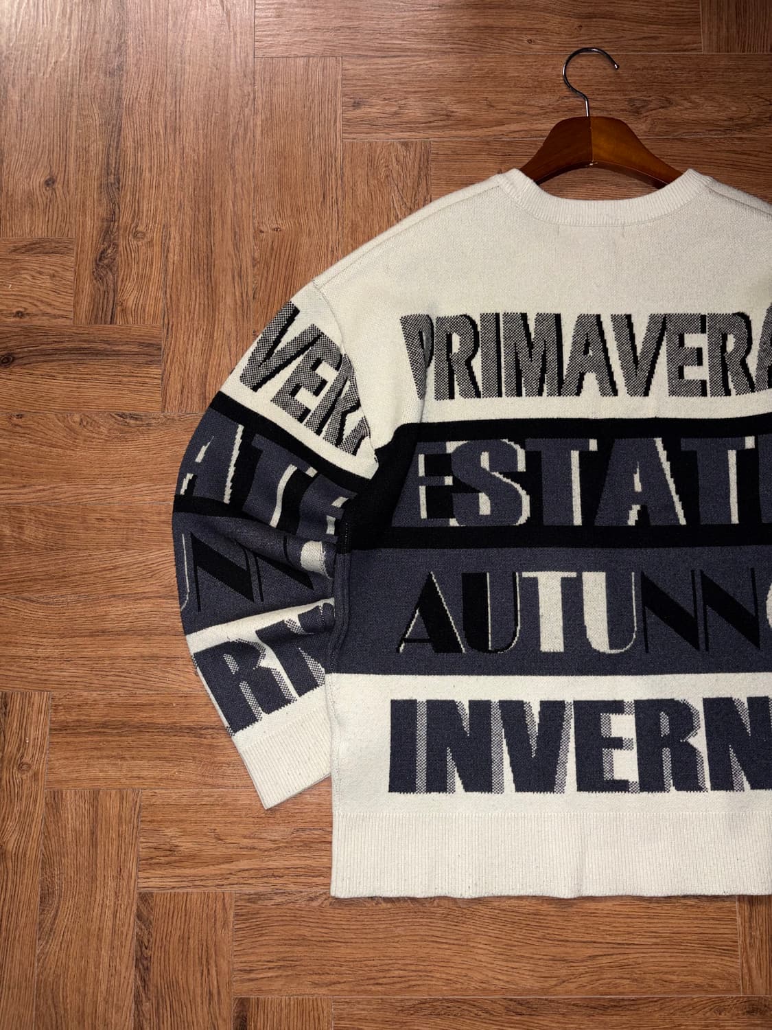 지오송지오 스펠아웃 배색 니트 상품이미지5