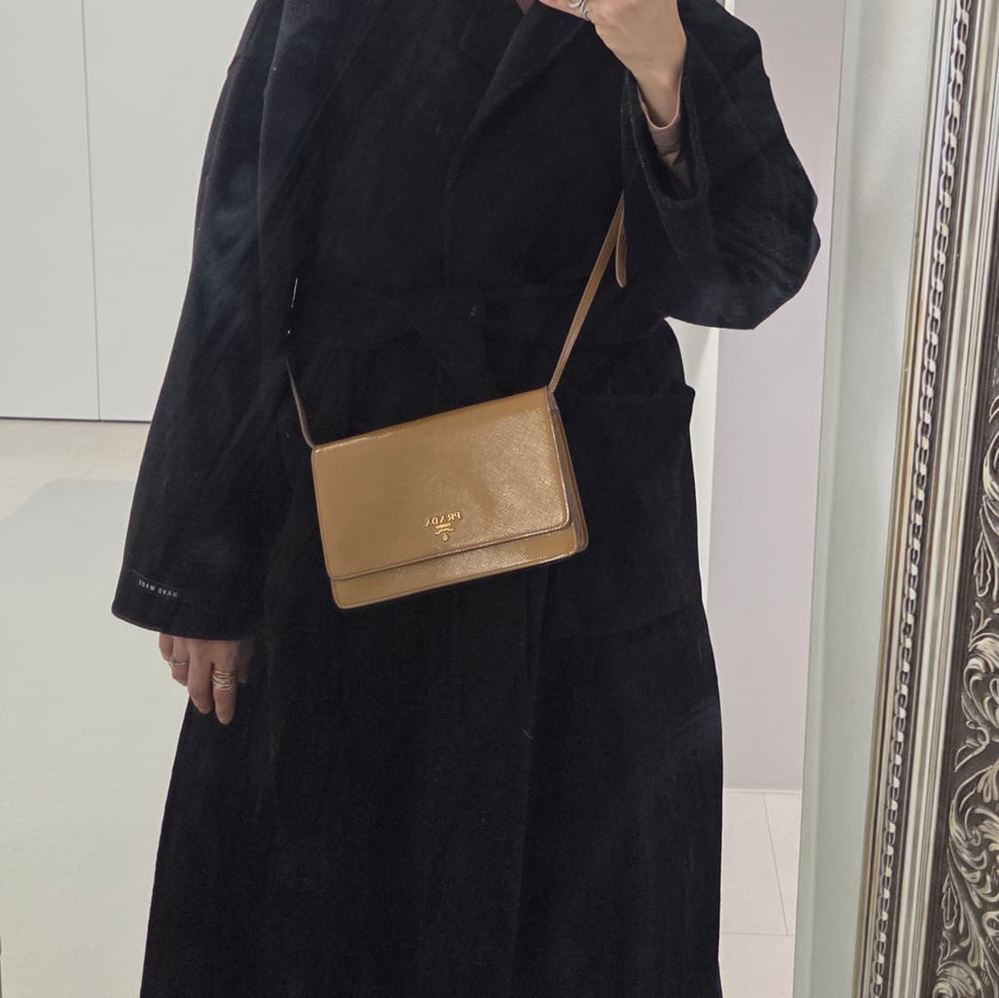 PRADA 프라다 정품 미니 크로스백 유광사피아노 클러치 지갑 폰홀더백 상품이미지1