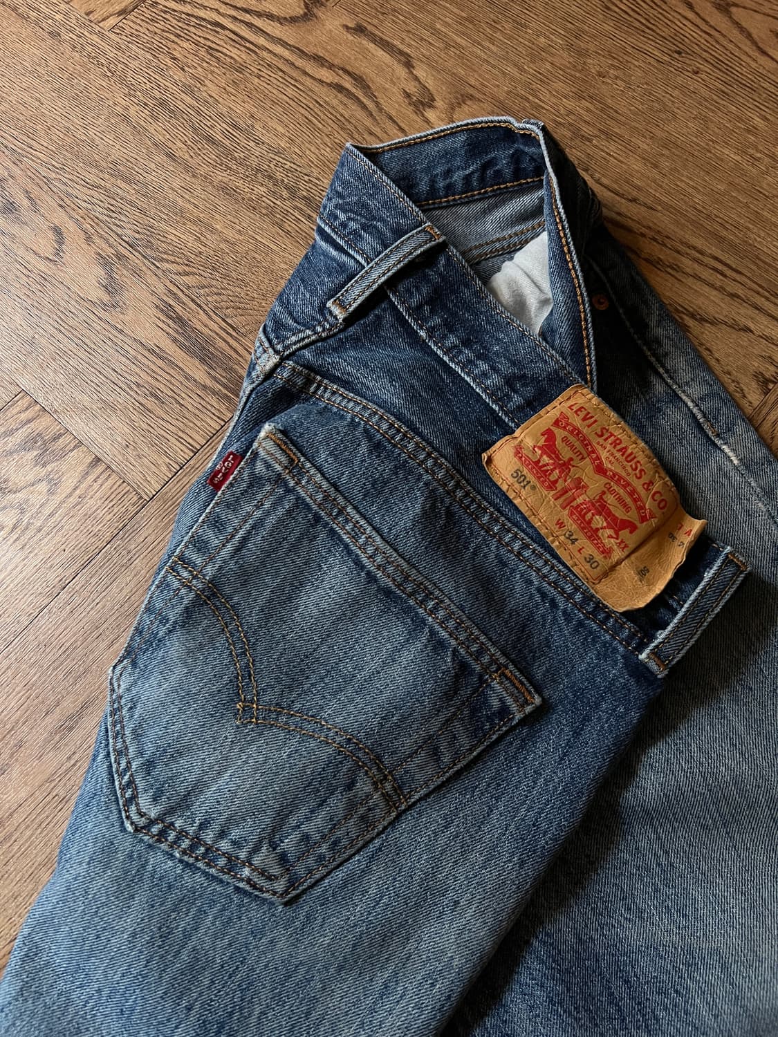 [34]리바이스 501 빈티지 페이딩 워싱 데님 팬츠 상품이미지7