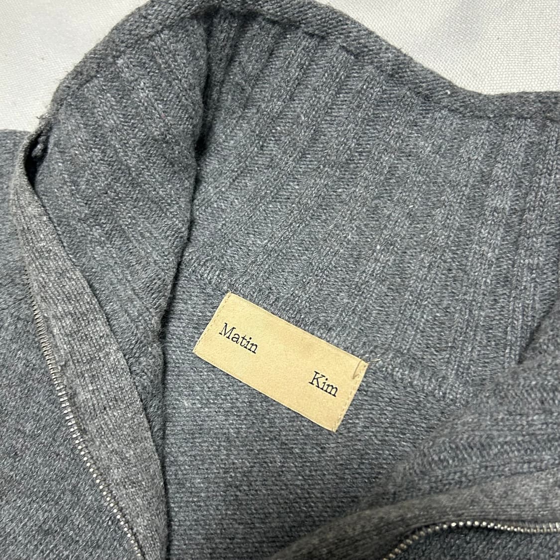 M 마뗑킴 그레이 캐시미어 니트 집업 상품이미지4
