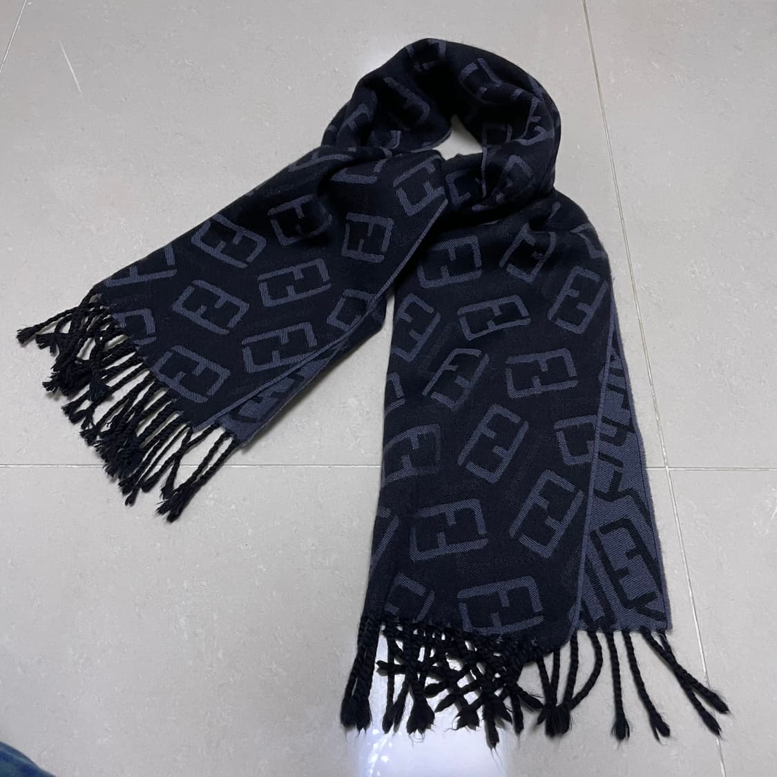 FENDI 펜디 더블페이스 FF로고 머플러 상품이미지2