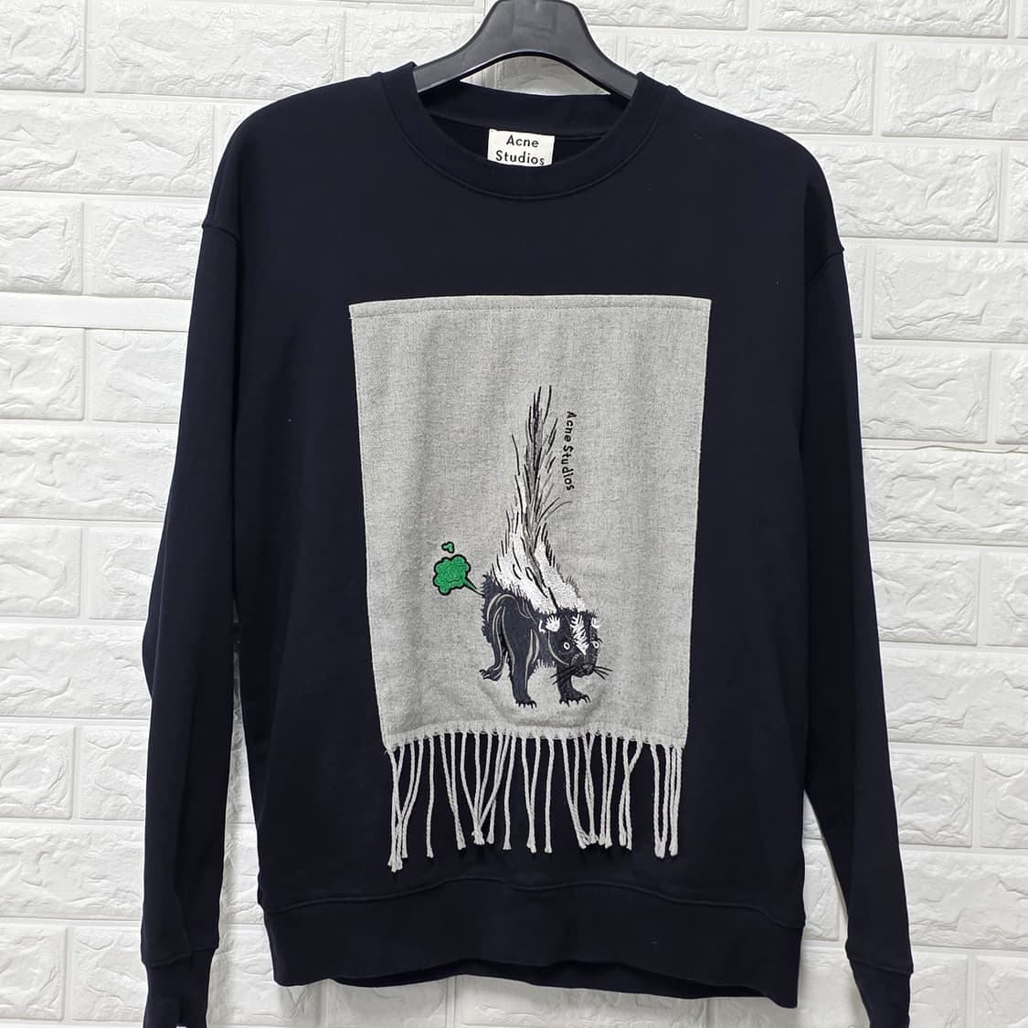 택포_ 아크네 스튜디오 스컹크 자수 맨투맨 M-L 상품이미지1