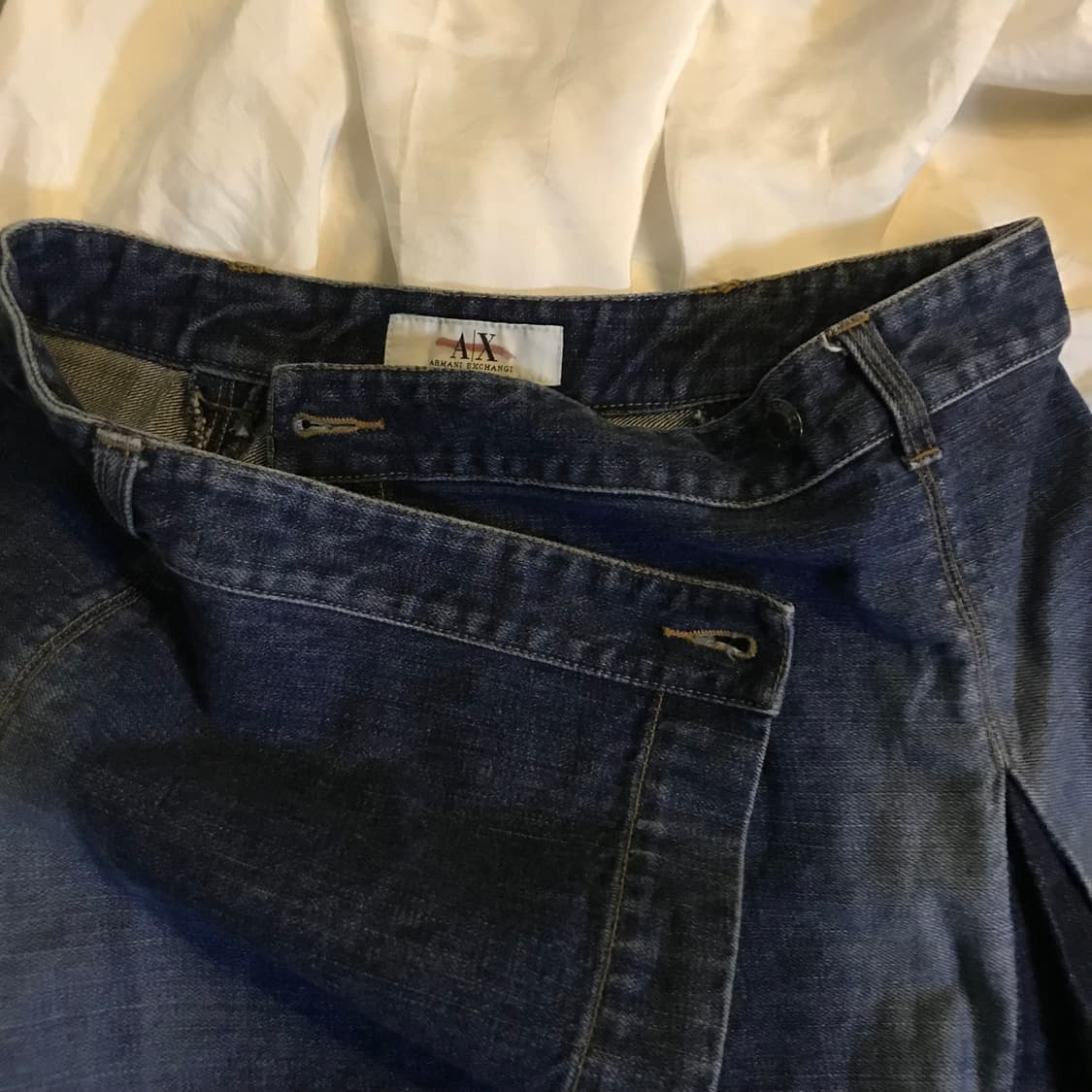 Armani Exchange 아르마니 익스체인지 플리츠 데님 스커트 상품이미지4