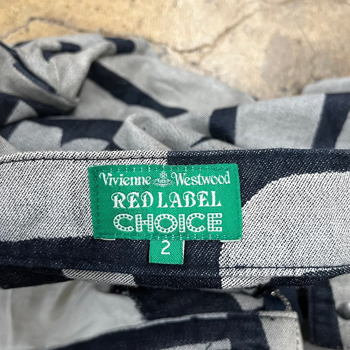 [정품/2] 비비안웨스트우드 로고 프린트 스커트 블랙  상품이미지5