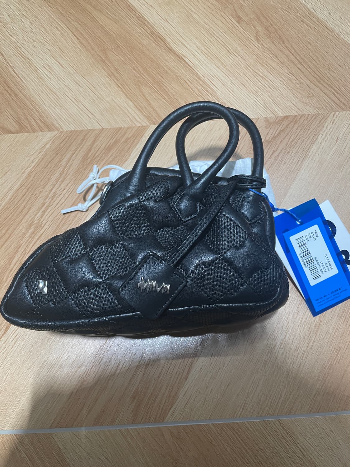 아더에러 크로스백 가방 상품이미지2