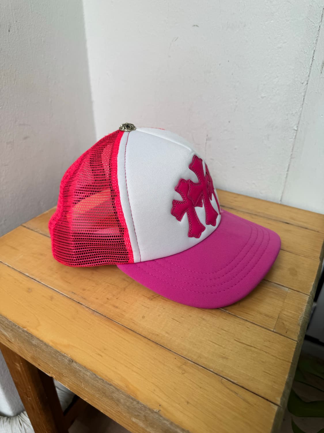 OS / 크롬하츠 핑크 크로스 패치 메쉬캡 상품이미지4