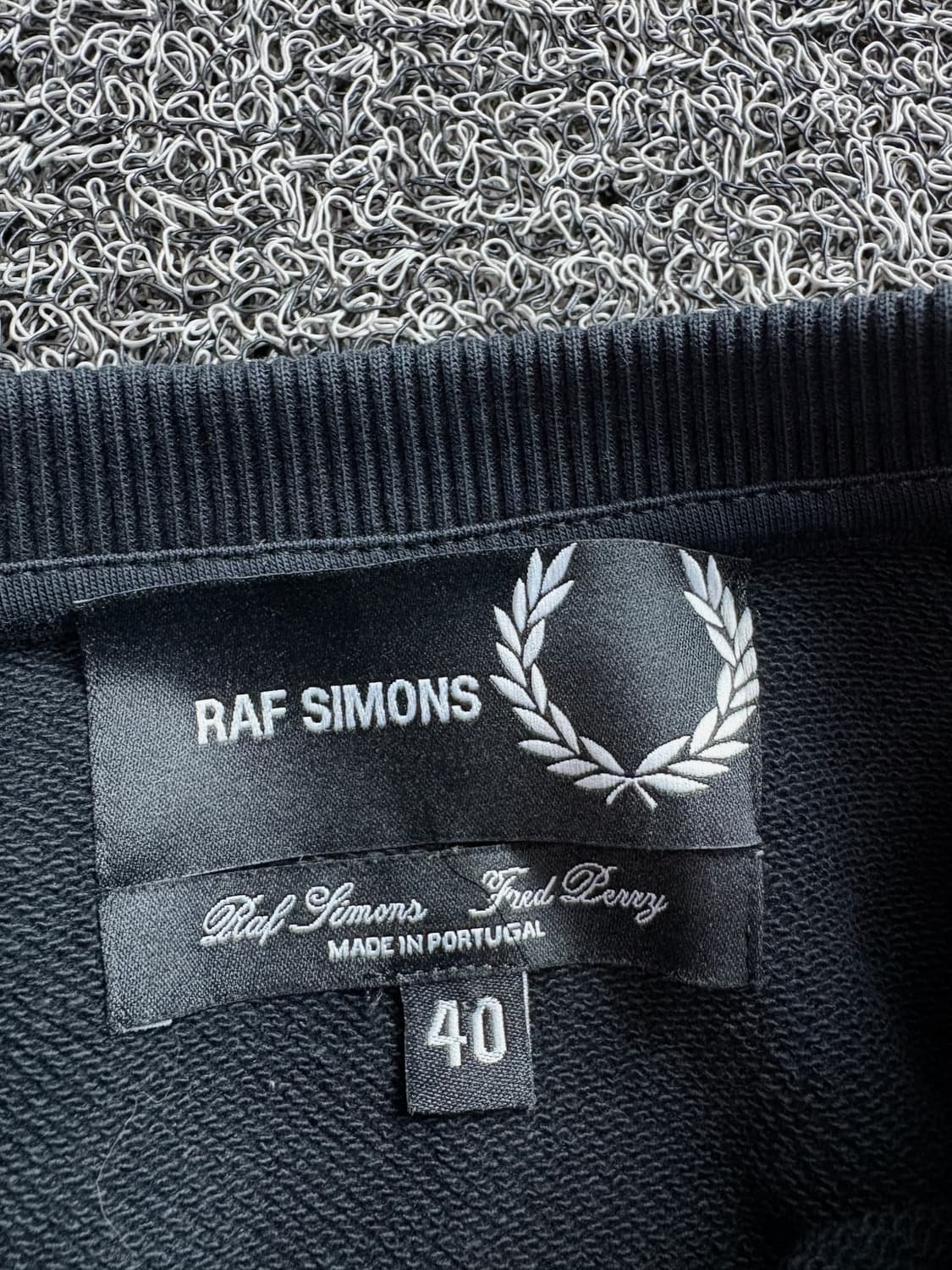 프레디페리 x 라프시몬스 포켓 크루넥 스웻 셔츠 2966 상품이미지3