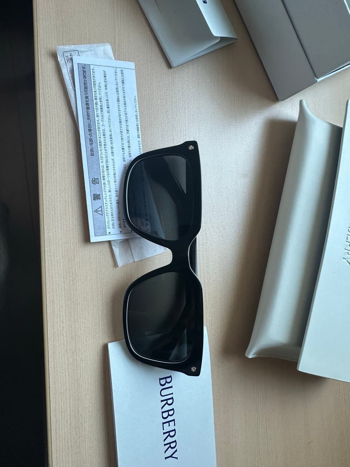 버버리 아이콘 스트라이프 선글라스 상품이미지1