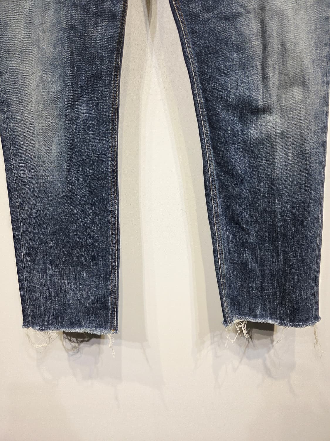 페이탈리즘 밑단 데미지 데님팬츠_48 상품이미지4