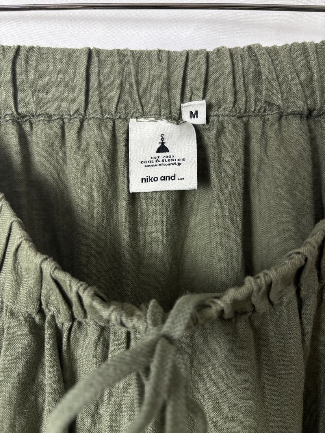 하프 플레어 카키 롱 스커트 상품이미지3