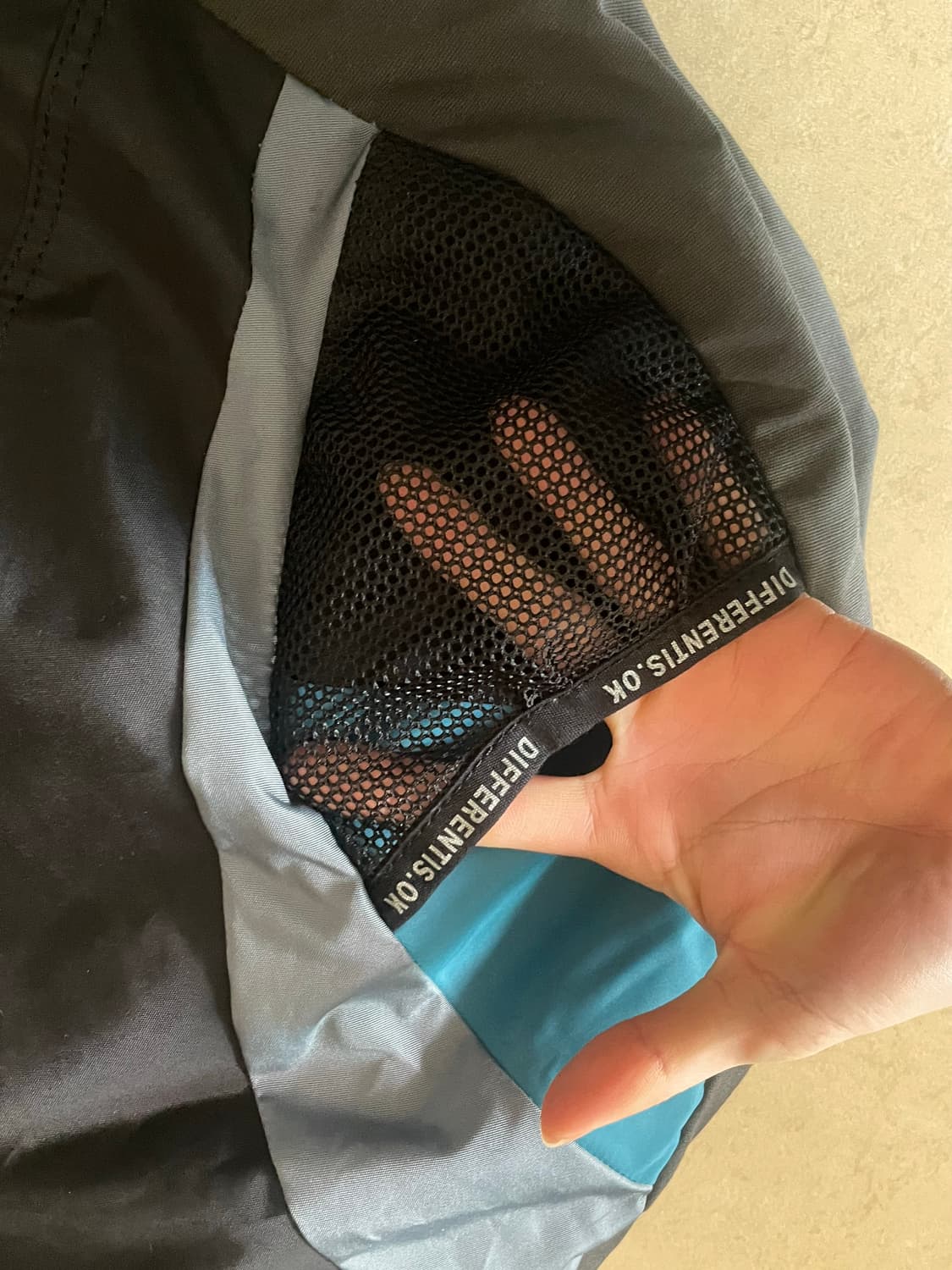 디퍼런티스 트래킹 슬링 백 상품이미지7