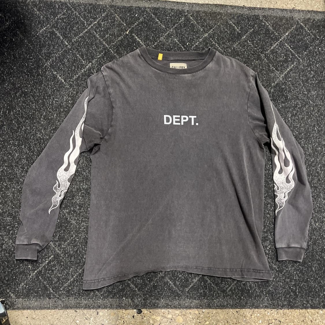 갤러리 디파트먼트 플레임 로고 롱슬리브 티셔츠 상품이미지1