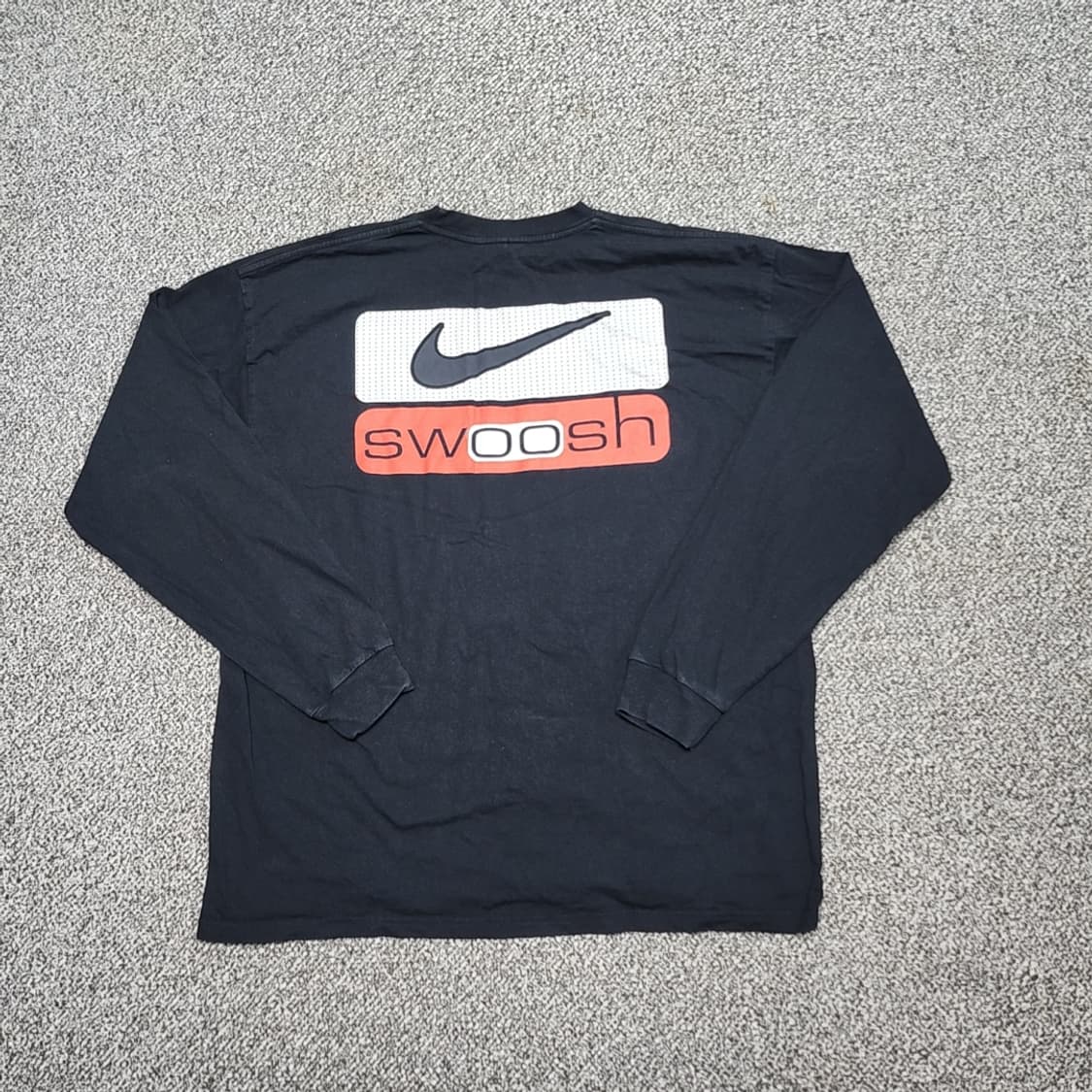 [110] 나이키 스우시 블랙 긴팔 티셔츠 상품이미지1