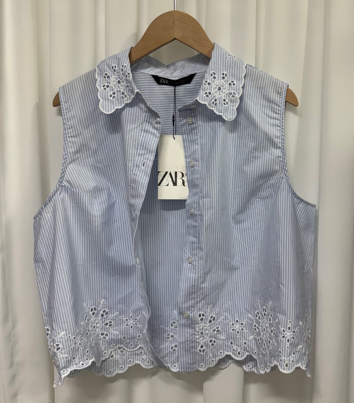 [새상품] Zara 자라 펀칭 레이스 슬리브리스 셔츠 L 상품이미지1