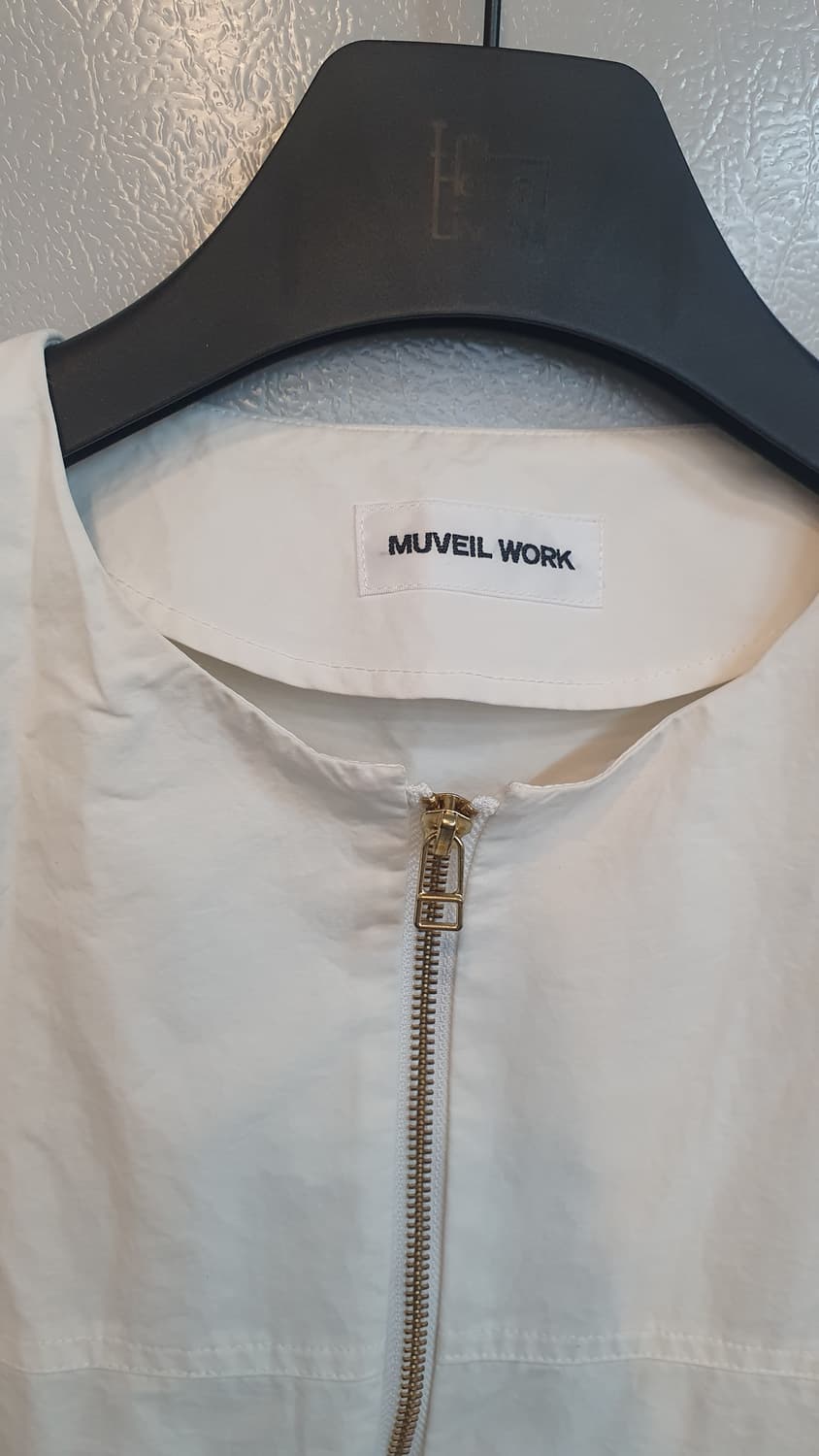 더한섬 뮤베르 롤업 점퍼76-90-155
구김외상태굿 상품이미지4