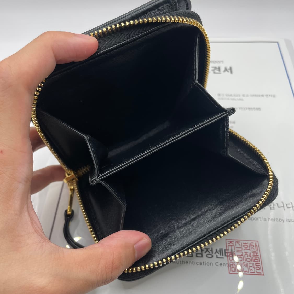 미우미우 로고 마테라쎄 지퍼 반지갑 상품이미지6