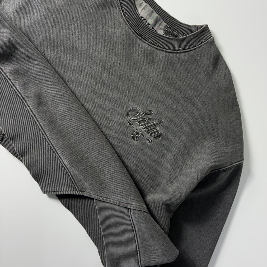 Satur  세터 더블린 언발란스 차콜 맨투맨  상품이미지3