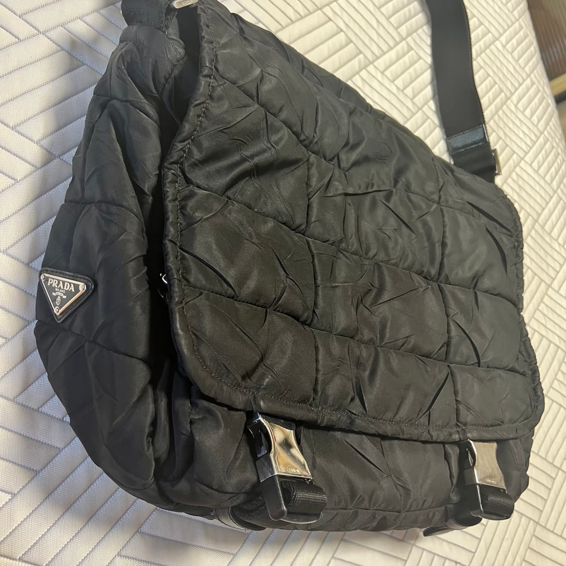 [정품] 프라다 블랙 나일론 메신저백 크로스백 패딩백 상품이미지4