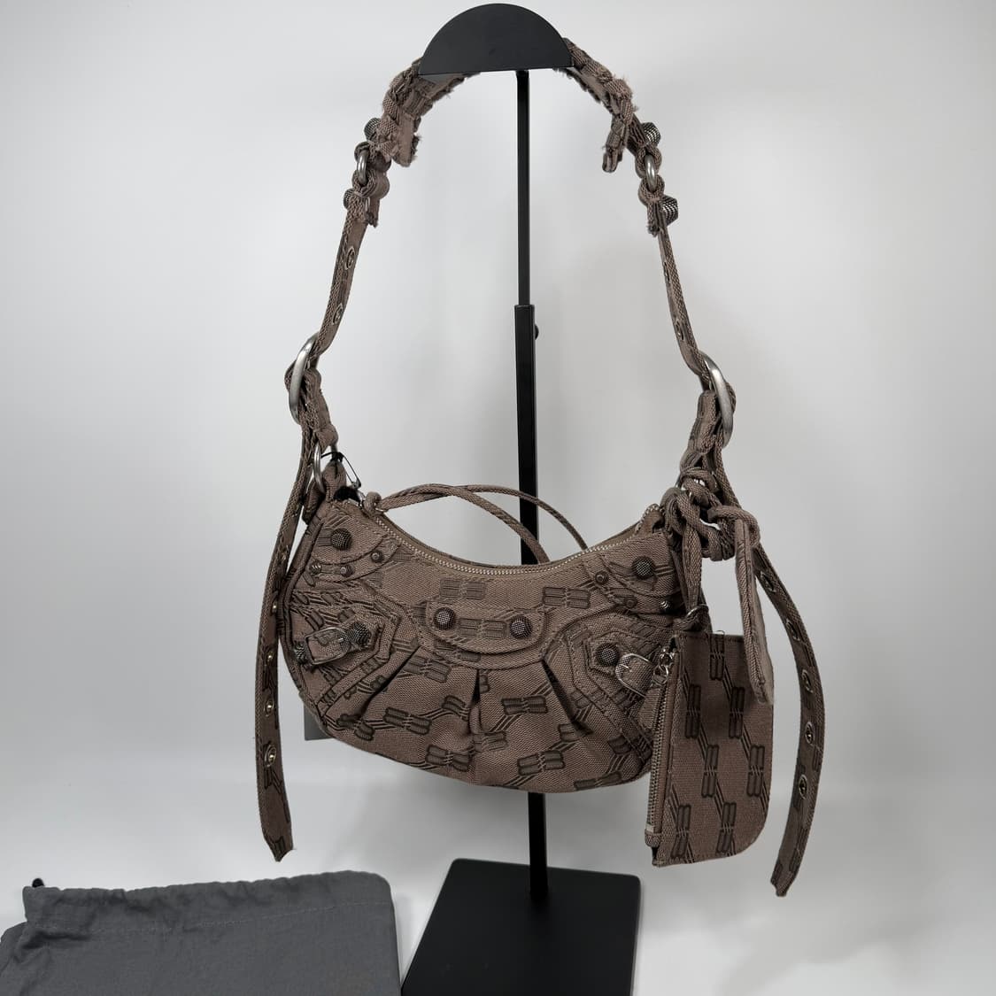 발렌시아가 BB 모노그램 르 카골 자카드 숄더백 상품이미지1