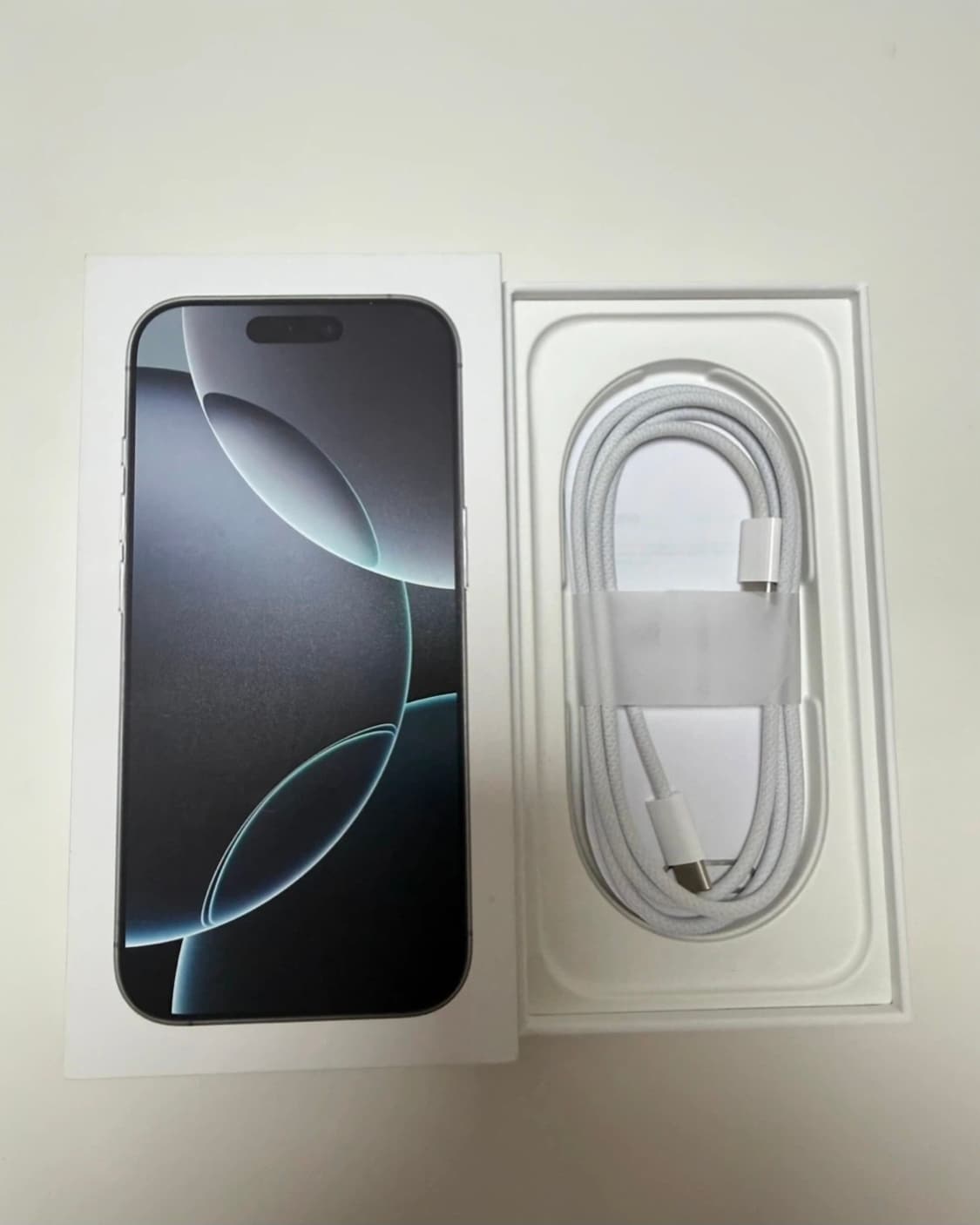 아이폰 16프로 화이트 256 판매합니다  상품이미지3