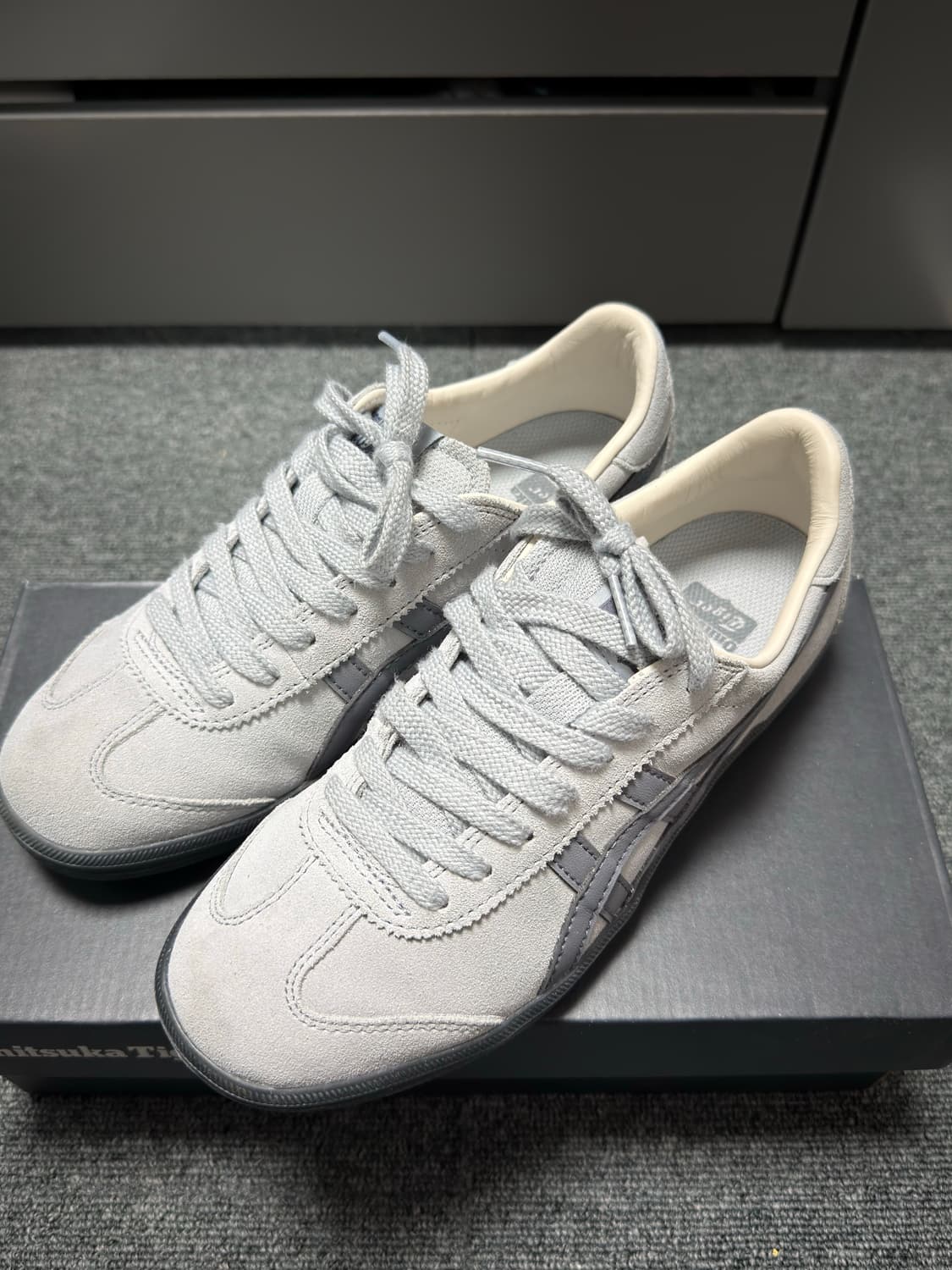 오니츠카타이거 토쿠텐 그레이 240 상품이미지2