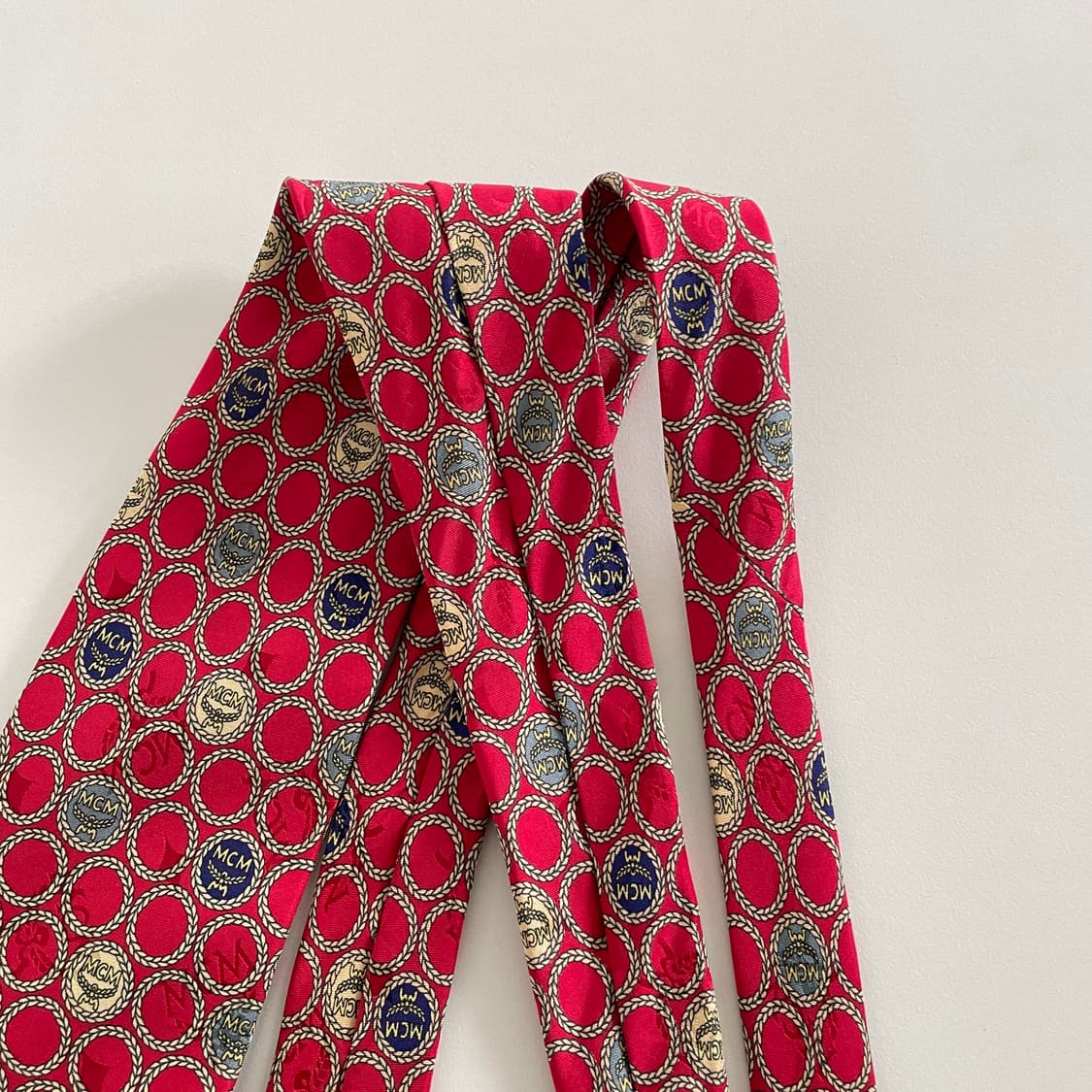 MCM 엠씨엠 레드 패턴 넥타이 상품이미지3