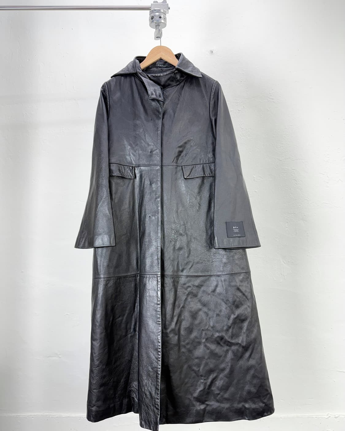 키라라 쉽스킨 카라넥 히든 버튼 롱 위자드 레더 코트 자켓 상품이미지1